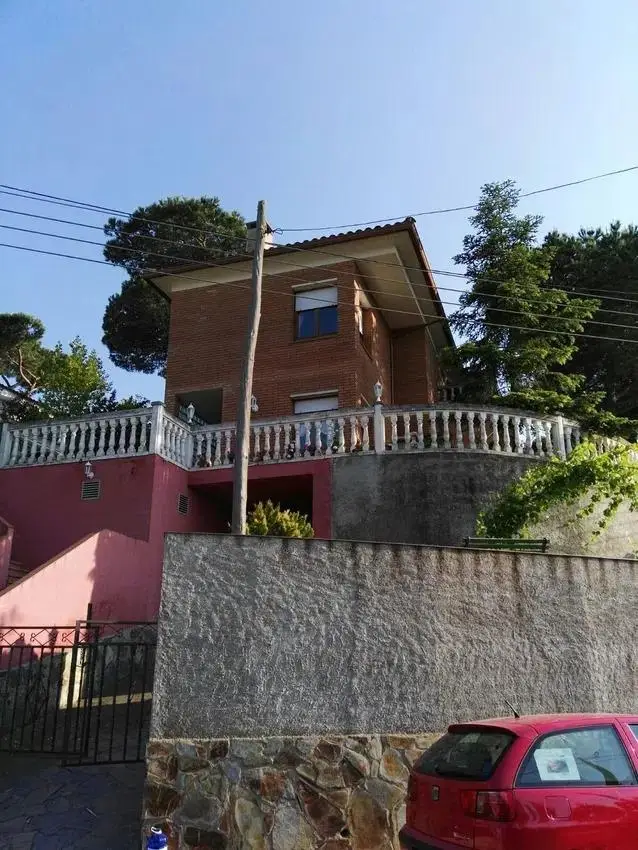 Chalet en Venta Dosrius 4 Dormitorios Jardin