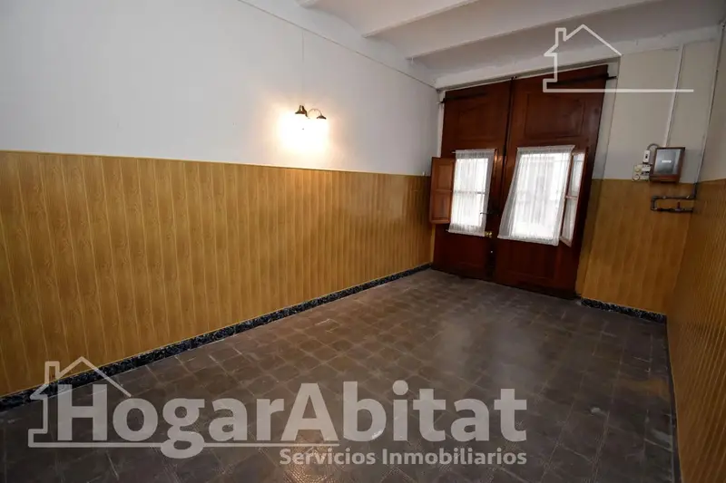 Casa en venta en Castellón - 3 plantas, balcón, terraza y trastero