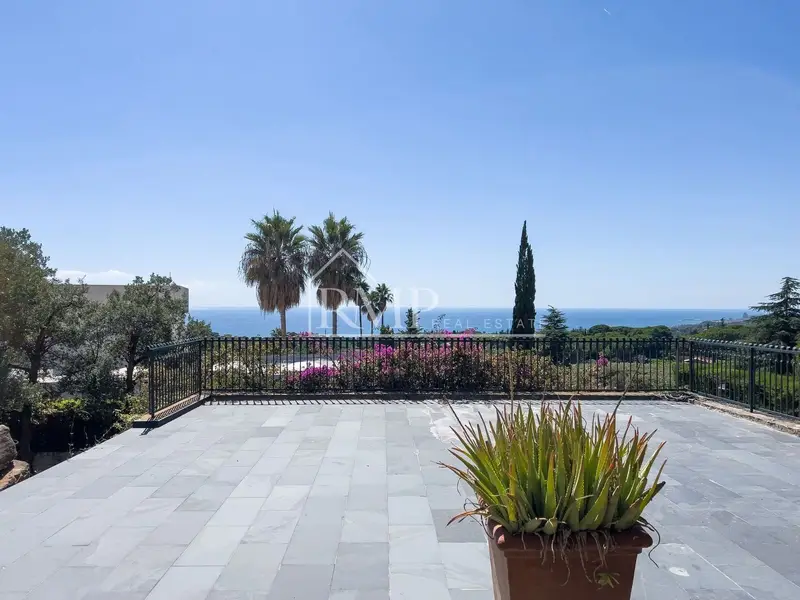 Chalet de Lujo en Sant Vicenç de Montalt con Vistas al Mar