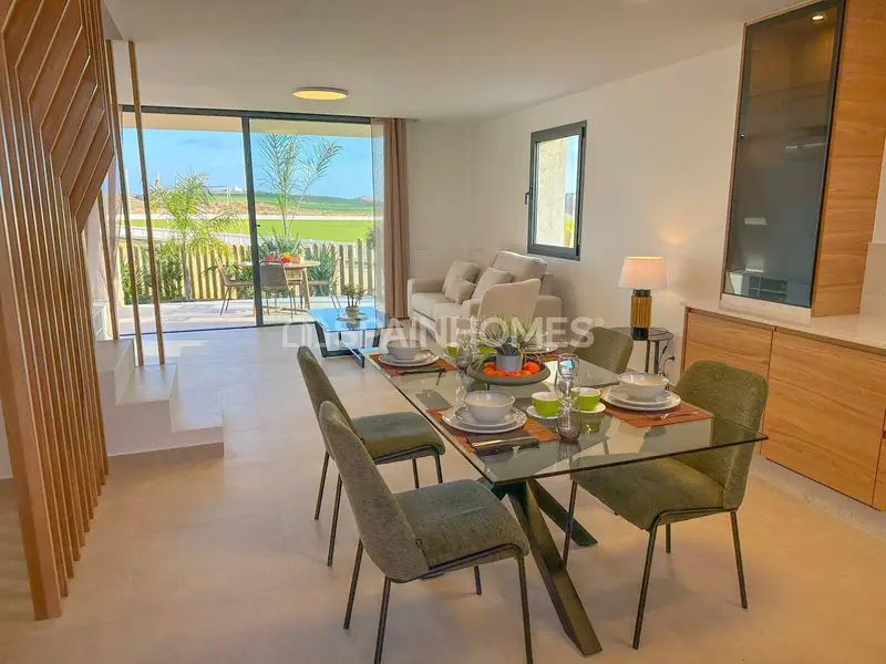 Casas Mediterráneas en Almería: 2 Dormitorios, Golf y Playas