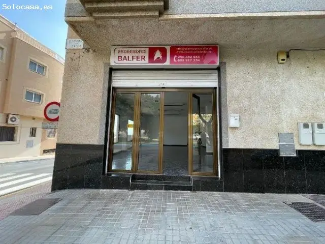 Local Comercial en Alquiler El Ejido 100m2 Avenida Oasis