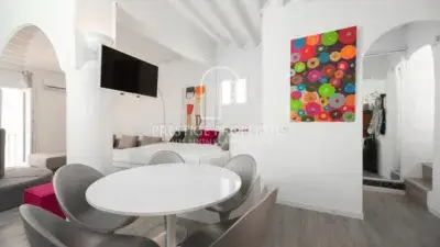 Apartamento Dúplex en la Marina con Vistas al Mar