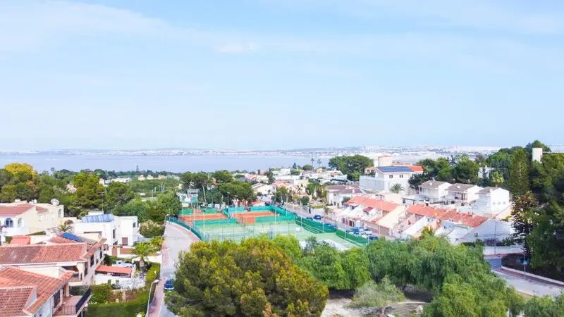Villa de 3 Dormitorios en Los Balcones Alicante