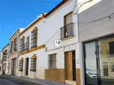 Casa Adosada en Casariche con Terraza y Trastero