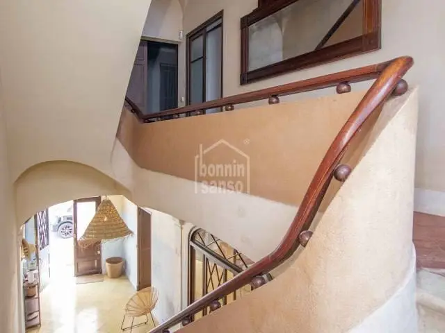 Atico antiguo en Mahon con garaje cerca del puerto