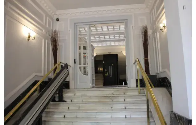 Apartamento 8 Dormitorios Madrid Estudiantes Profesionales