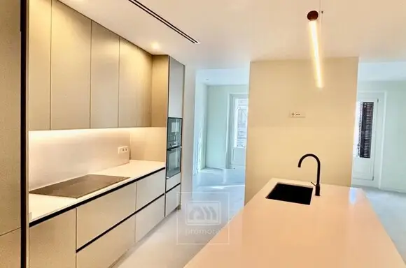 Piso de Lujo en Malasaña Edificio Emblemático Reformado