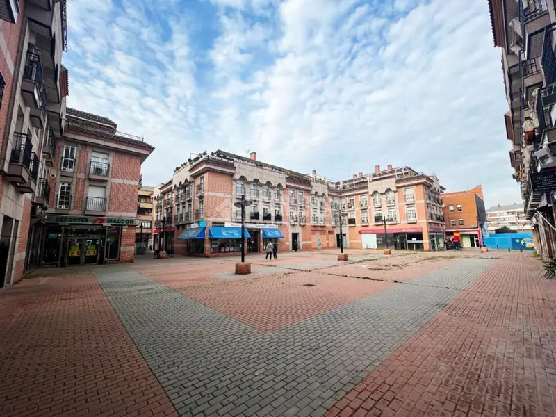 Box/plaza de garaje en venta en Centro - Escritores