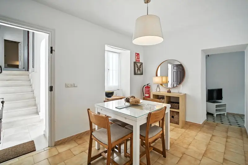 Casa con 3 Apartamentos y Terraza en Vejer de la Frontera