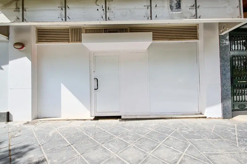 Local Comercial 230m2 en Plaza Gran Capitan Granada