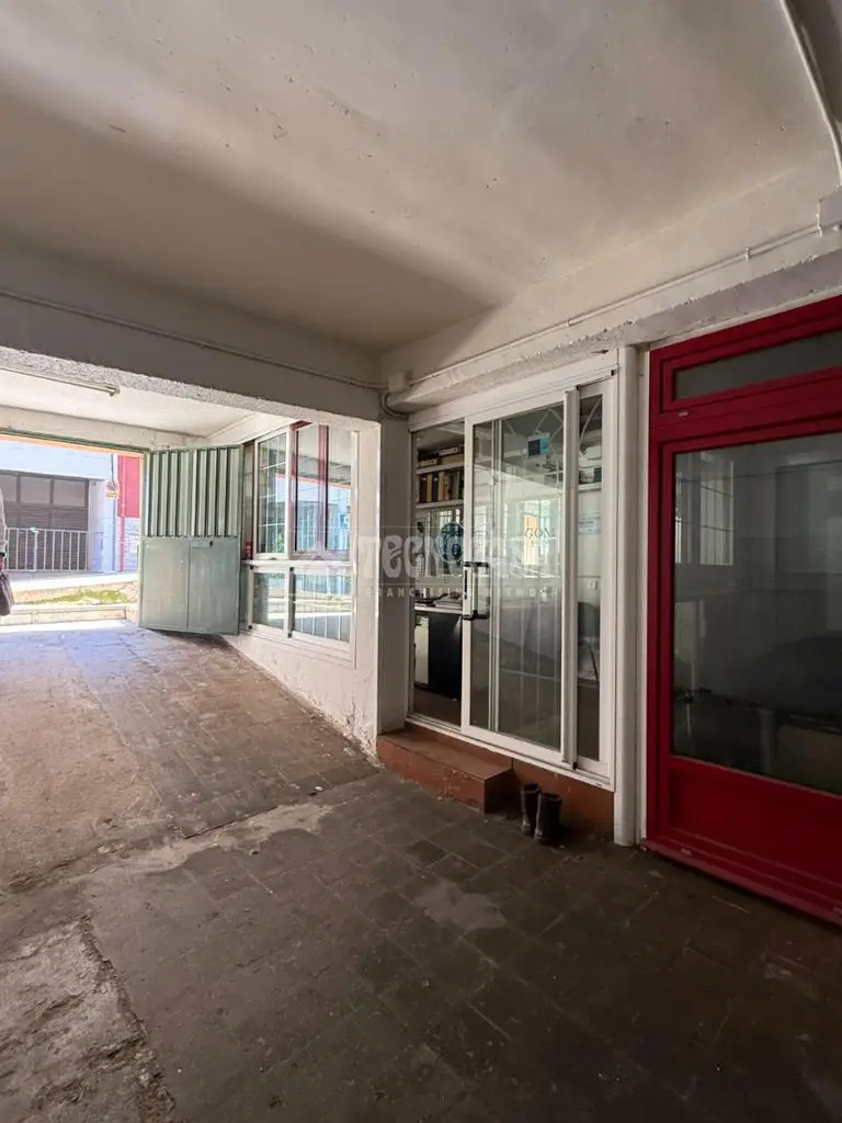 Local Comercial en Venta Valdeacederas Madrid 300m2