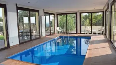 Chalet de Lujo en Pau con Piscina Interior y 4 Suites