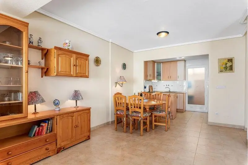Adosado en Venta Torrevieja 2 Dormitorios 2 Baños Cerca de la Playa