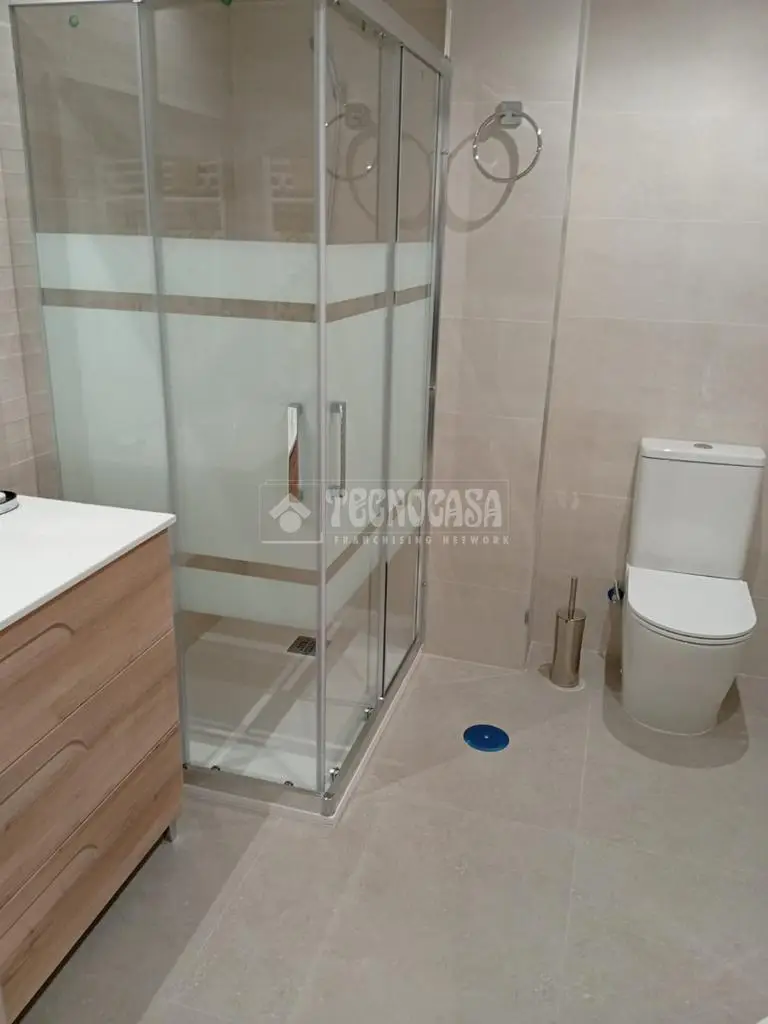 Piso en venta Camino de Ronda 4 dormitorios 2 baños reformado