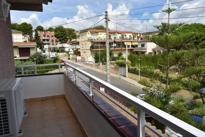 Adosado en venta en Segur de Calafell con jardin y barbacoa