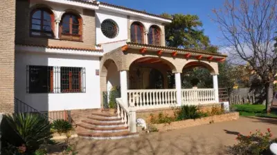 Chalet unifamiliar en venta en Calle Cr Almensilla Palomares, Número 649