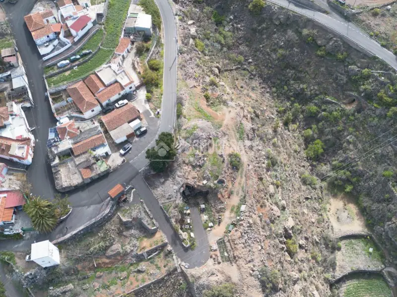 Terreno en Venta en Tijoco Alto Adeje 300m2 con Cueva
