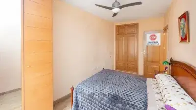 Piso en Venta en Albolote con Garaje y Terraza