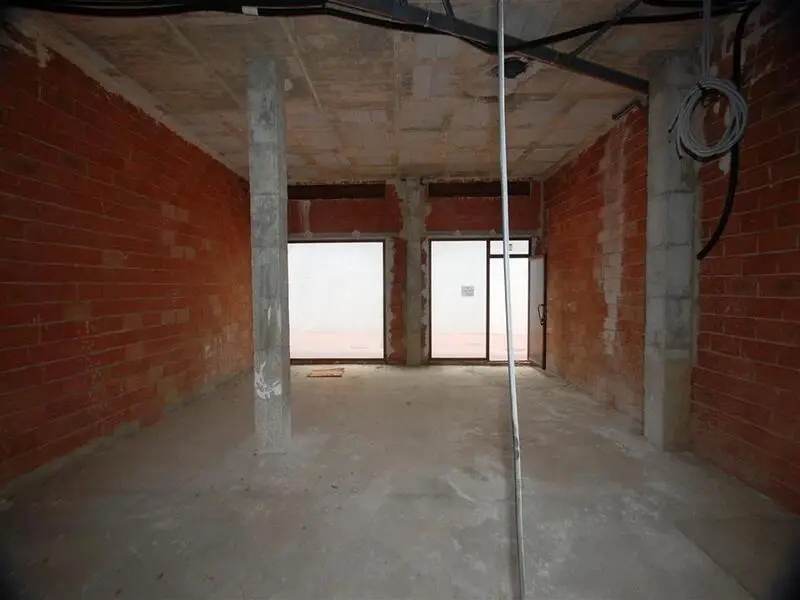 Local Comercial en Els Poblets - Amplio y con Sótano