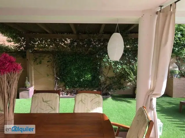 Chalet Pareado con Piscina en Villanueva del Pardillo
