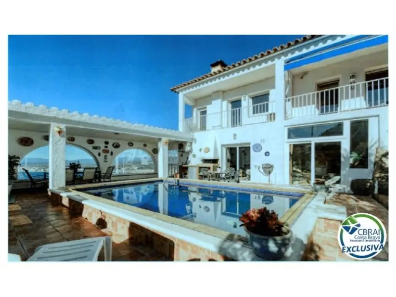 Casa en Canyelles con Vistas al Mar, Piscina y Licencia Turistica