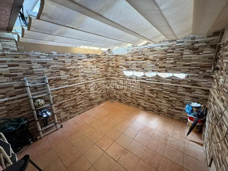 Piso Reformado en Entrevías 2 Dormitorios Patio 12m2