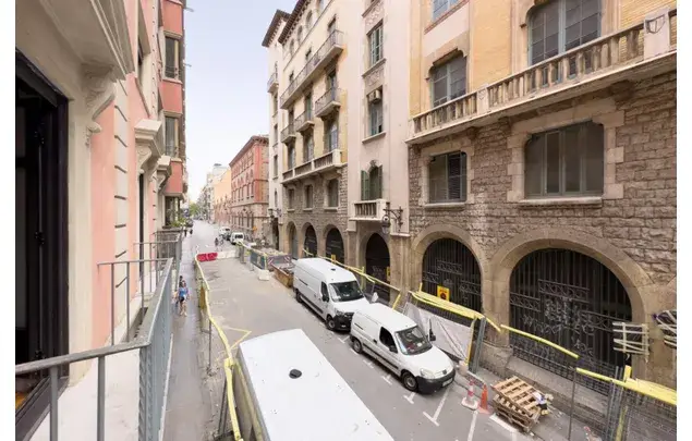Apartamento 7 Dormitorios Barcelona Alquiler 3-24 Meses