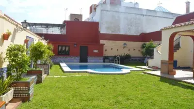 Casa en venta en Centro de Puerto Real con jardin y piscina