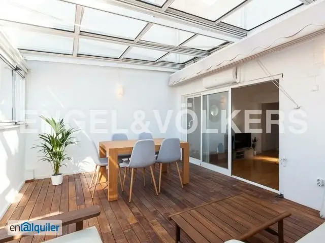 Alquiler Loft Terraza Ciutat Vella: Atico con Encanto