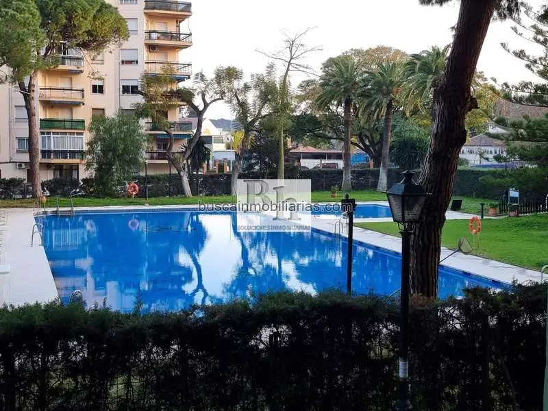 Piso en Venta en Churriana Malaga con Piscina y Parking