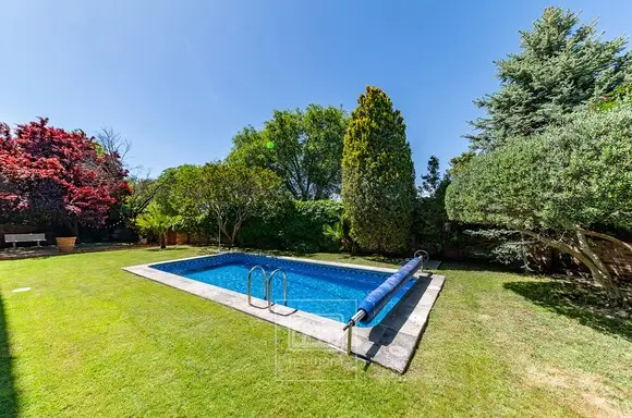 Chalet Independiente Pozuelo de Alarcon 495m2 Piscina 5 Dormitorios