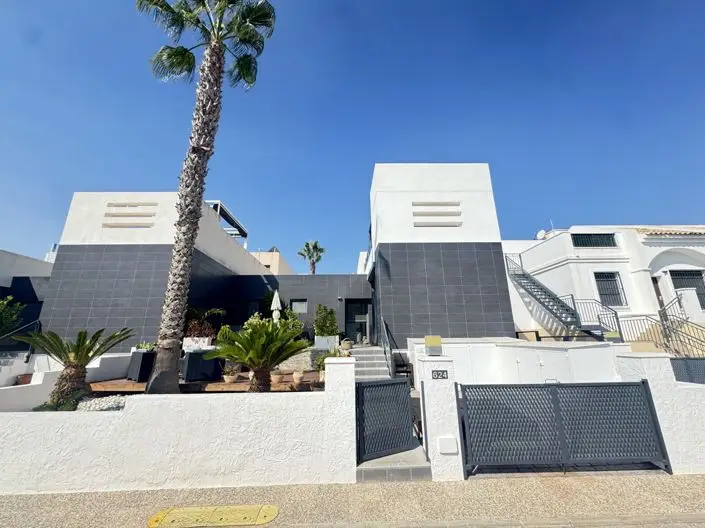 Bungalow en Venta 2 Dormitorios Terraza Azotea Moderna