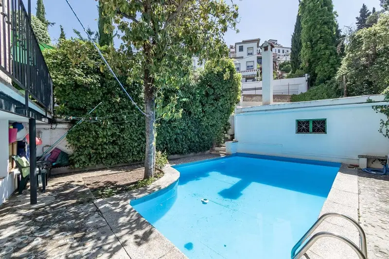 Chalet con Piscina y Jardin en San Matias Realejo Granada