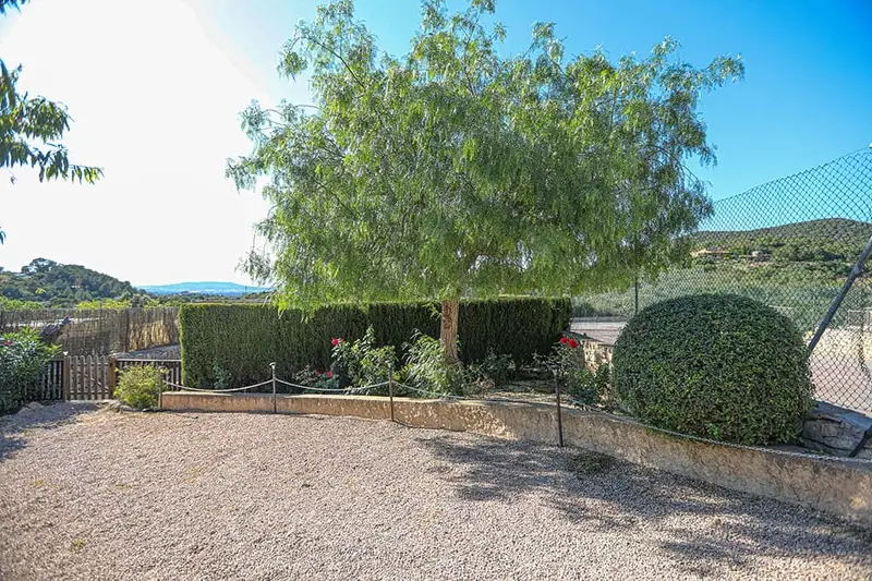 Finca con Piscina y Cancha de Tenis en Son Macia Mallorca
