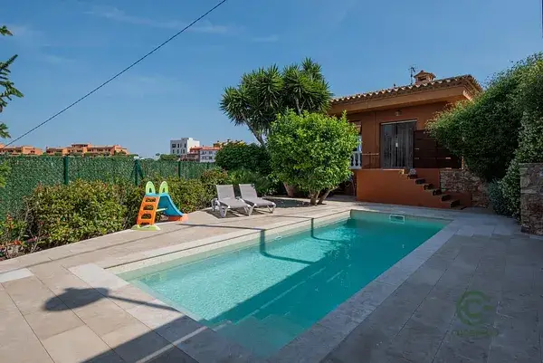 Casa en Begur con Piscina y Estudio