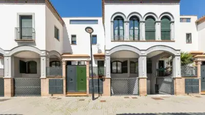 Casa adosada en venta en Armilla cerca de Nevada