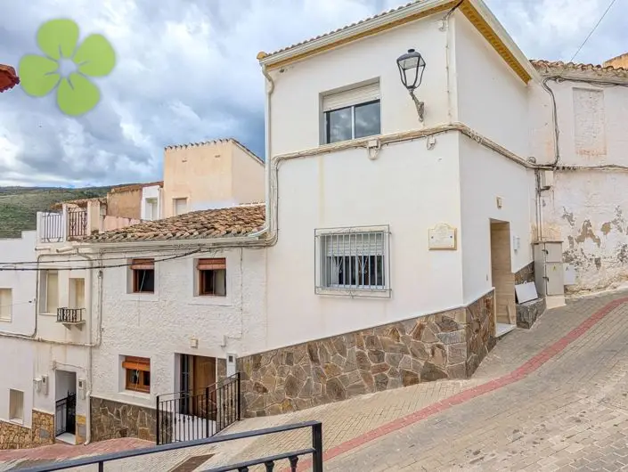 Casa de Pueblo 6 Dormitorios en Líjar Almería