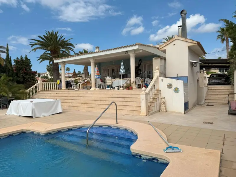 Casa con Piscina en Alfaz del Pi 6 Dormitorios 3 Baños