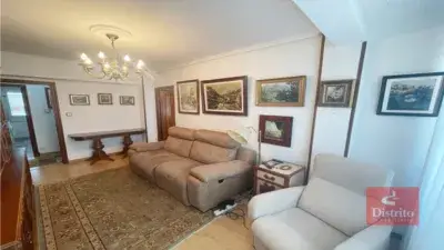 Piso en Venta 3 Dormitorios Calle Floranes Cerca Hospital Valdecilla