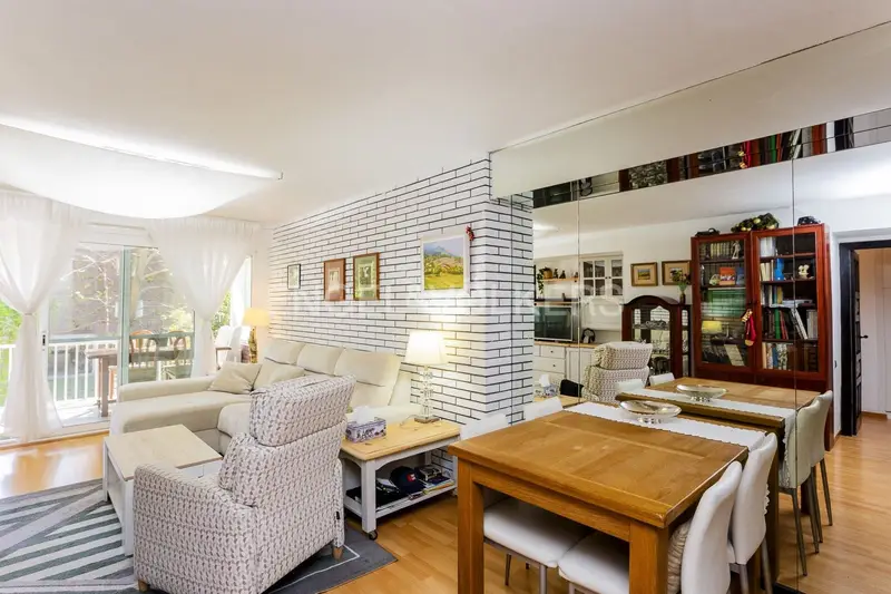 Apartamento en Gavà Mar con Piscina y Pistas Deportivas