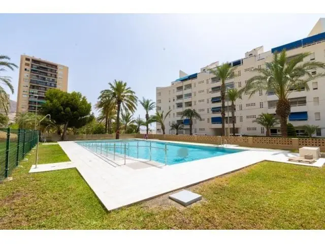 Piso en Aguadulce Cerca de la Playa