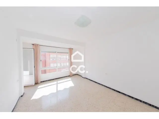 Piso en Lorca con 4 Dormitorios y Trastero