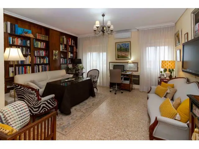 Amplio Piso 186m2 5 Habitaciones 2 Baños 3 Terrazas Avenida Colon Badajoz