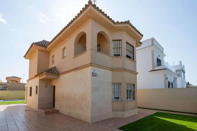 Chalet con Patio en La Laguna Chipiona