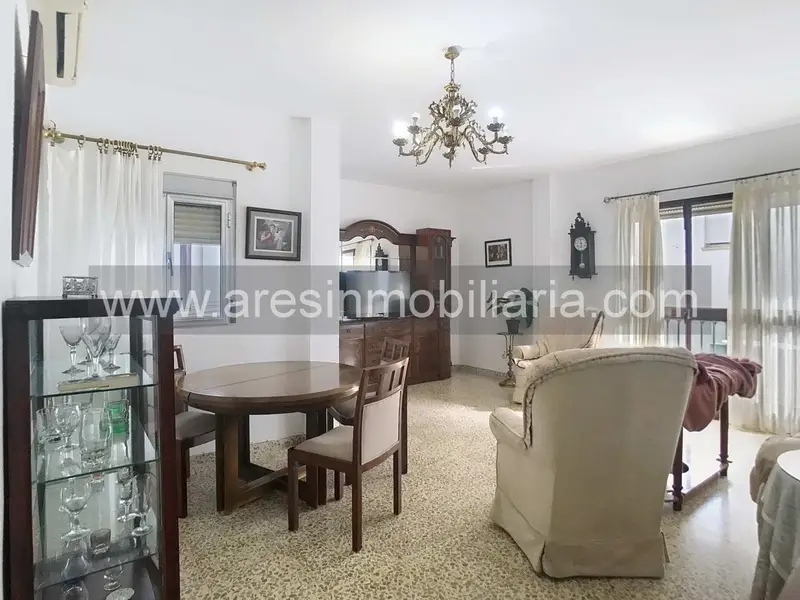 Alquiler Piso con Terraza en Cerro Ecija 4 Dormitorios