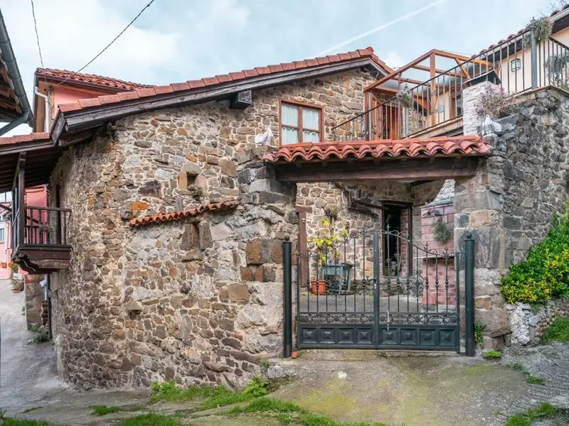 venta Chalet en Pola de Lena, Asturias (822893)- Globaliza