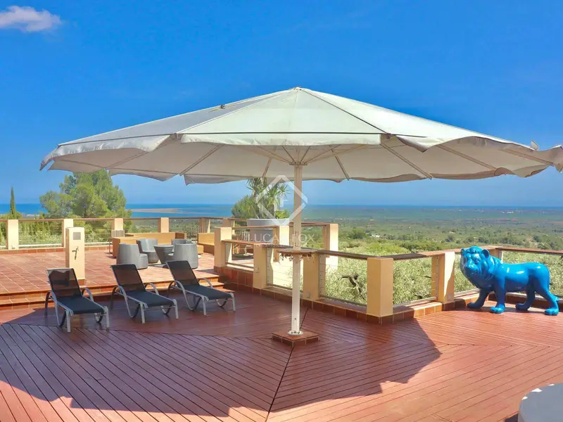 Chalet en venta en Tortosa Tarragona con piscina y vistas al Delta del Ebro