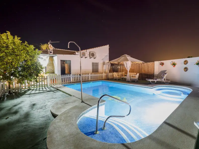 Casa Rural 2 Dormitorios Málaga Piscina WiFi Familia