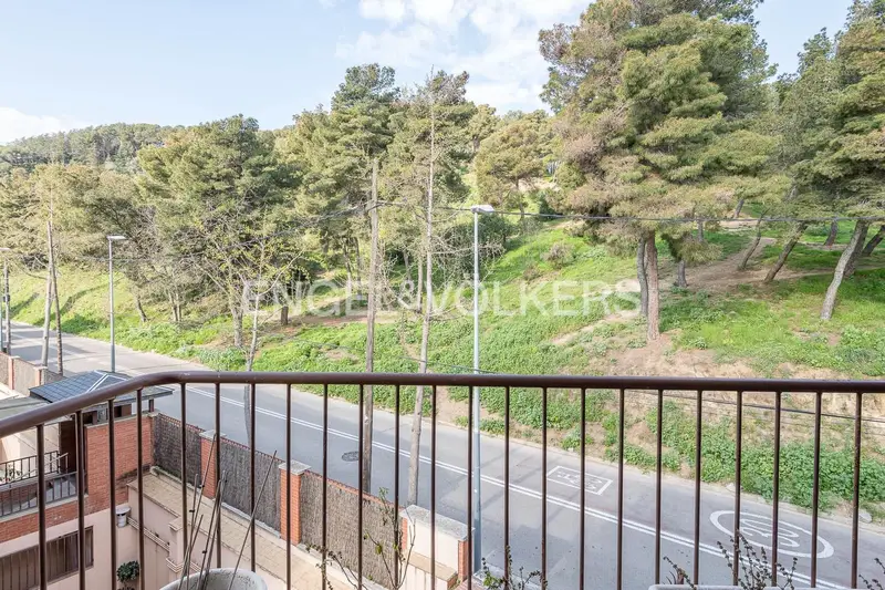 Atico 4 habitaciones suite en La Font dEn Fargues Barcelona