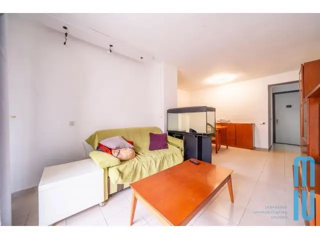 Piso con Terraza en Arenys de Mar - 3 Habitaciones y 2 Baños